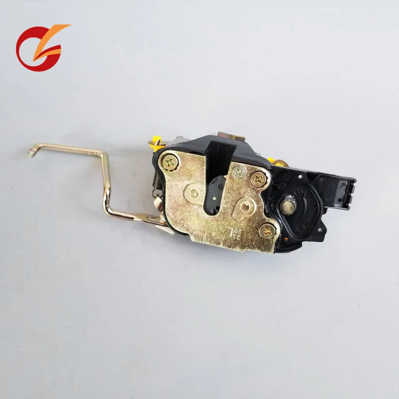 Front Door Latch Lock, Toyota Hilux, 1995-2004, LN145/LN150, Ref: 69320-04020 / 69310-04020