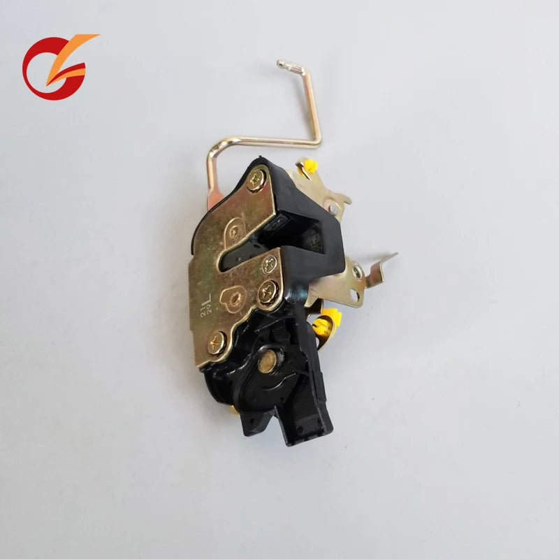 Front Door Latch Lock, Toyota Hilux, 1995-2004, LN145/LN150, Ref: 69320-04020 / 69310-04020