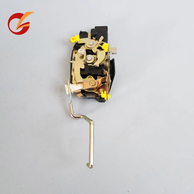 Front Door Latch Lock, Toyota Hilux, 1995-2004, LN145/LN150, Ref: 69320-04020 / 69310-04020